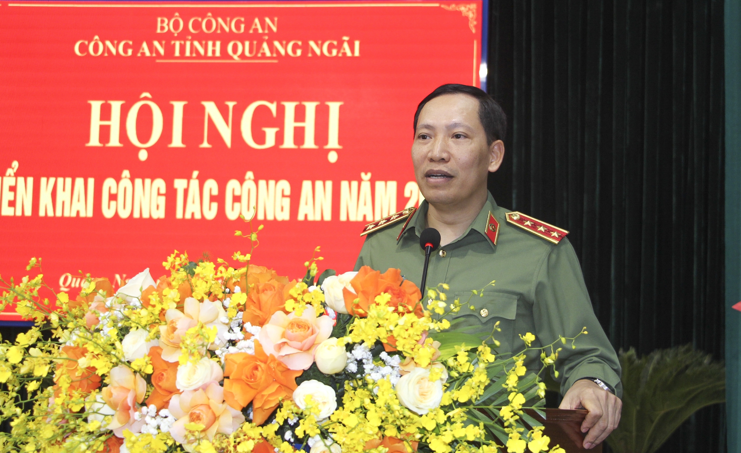 Bộ Công an tặng Cờ thi đua cho 42 tập thể thuộc Công an tỉnh Quảng Ngãi- Ảnh 3.