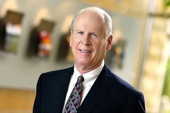 Công chúng phẫn nộ khi tỷ phú giả mất trí để trốn thuế 2 tỷ USD, bị phát hiện vì bạn bè phản bội, trở thành vụ gian lận thuế cá nhân lớn nhất lịch sử Mỹ- Ảnh 2.