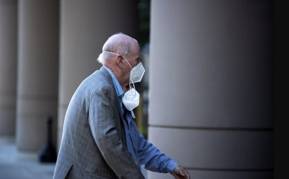 Công chúng phẫn nộ khi tỷ phú giả mất trí để trốn thuế 2 tỷ USD, bị phát hiện vì bạn bè phản bội, trở thành vụ gian lận thuế cá nhân lớn nhất lịch sử Mỹ- Ảnh 3.