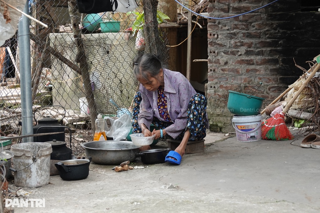 Người phụ nữ khuyết tật sống cô độc mong vòng tay nhân ái sẻ chia - 3