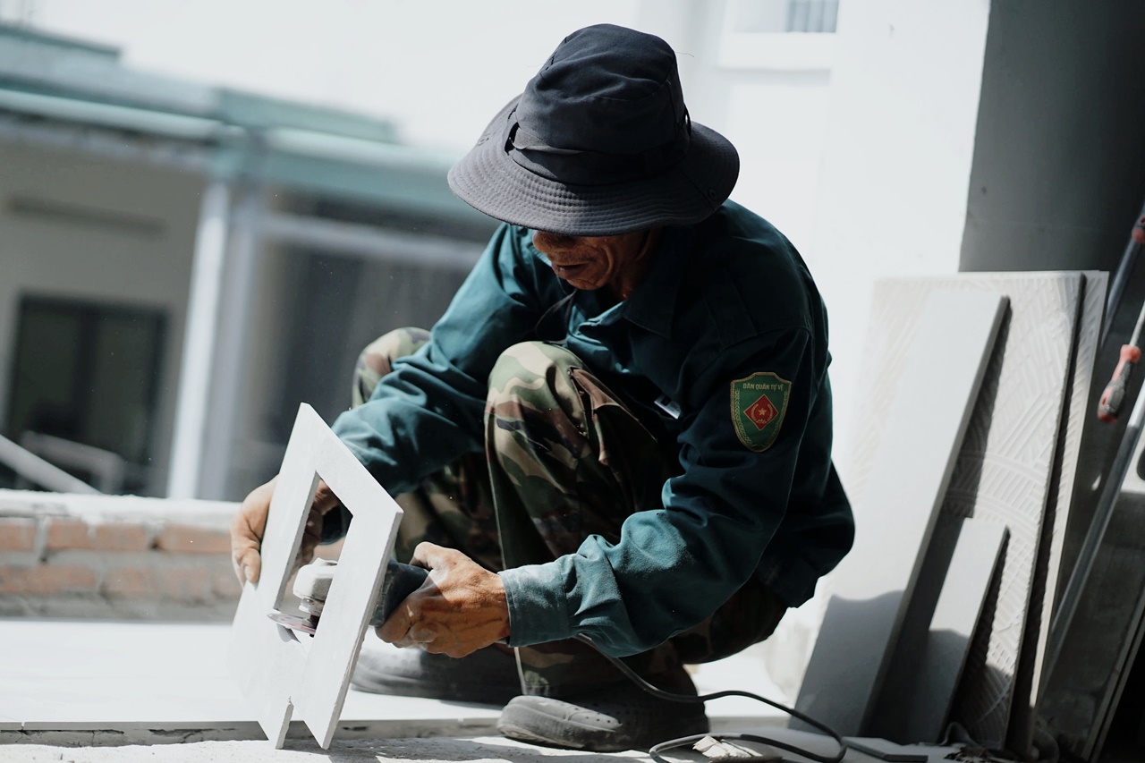 Phía sau bức ảnh người đàn ông lang thang cùng chú chó ở TP.HCM, xin việc hơn 30 công trình đều bị từ chối- Ảnh 5.