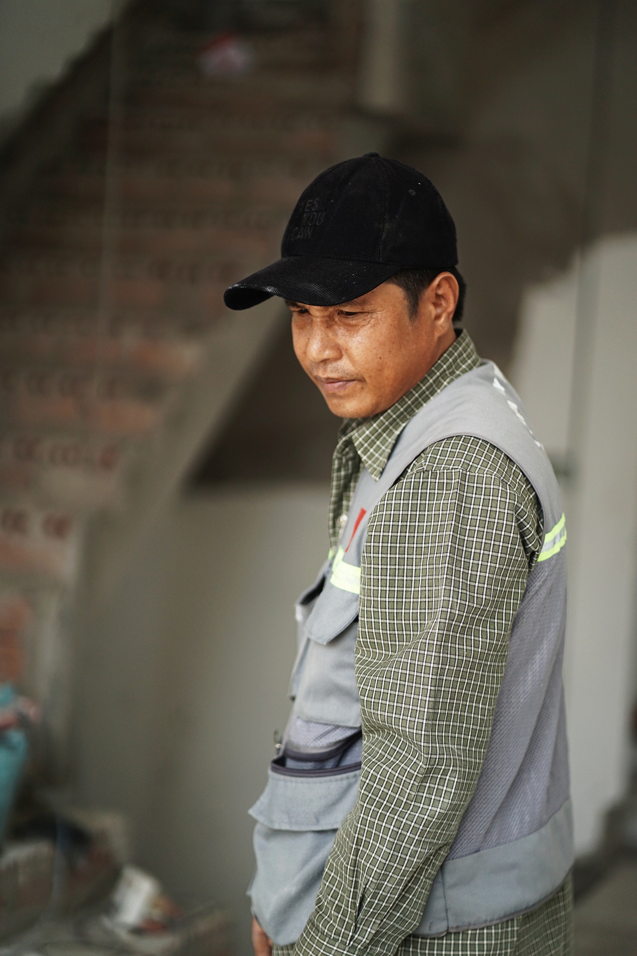 Phía sau bức ảnh người đàn ông lang thang cùng chú chó ở TP.HCM, xin việc hơn 30 công trình đều bị từ chối- Ảnh 9.