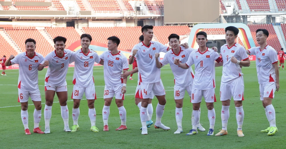 Những cầu thủ trẻ vừa đăng quang SEA Games 33 tiếp tục bước ra sân chơi lớn châu lục. Ảnh: CCT. nhung-nha-vo-dich-sea-games-chinh-phuc-san-choi-lon-chau-a (2).jpg