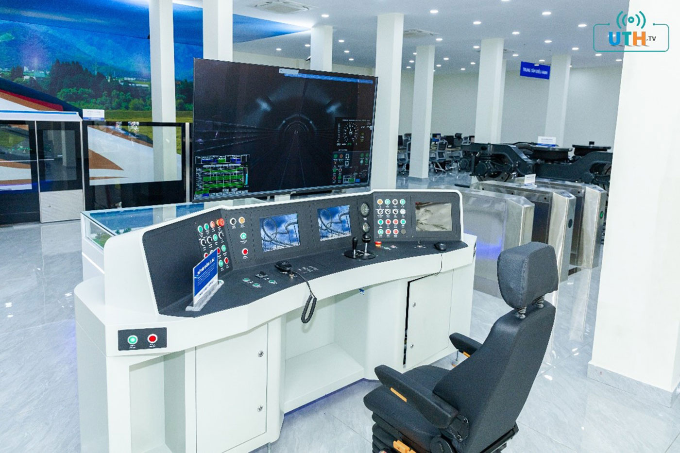 UTH chuẩn bị vận hành Phòng mô phỏng điều khiển, khai thác đường sắt tốc độ cao - Ảnh 3.