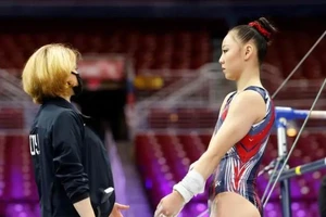 Bạo lực tinh thần VĐV, hai HLV Mỹ bị trừng phạt cực nặng