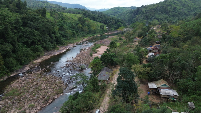 Con suối cạnh bản Bụt. Ảnh: Ngọc Ngọc