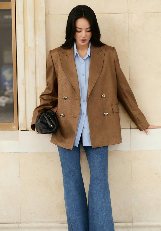 Quần jeans và blazer, sơ mi không bao giờ hết mốt- Ảnh 4.