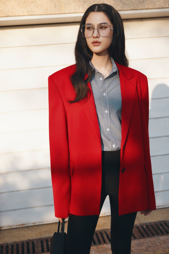 Quần jeans và blazer, sơ mi không bao giờ hết mốt- Ảnh 9.