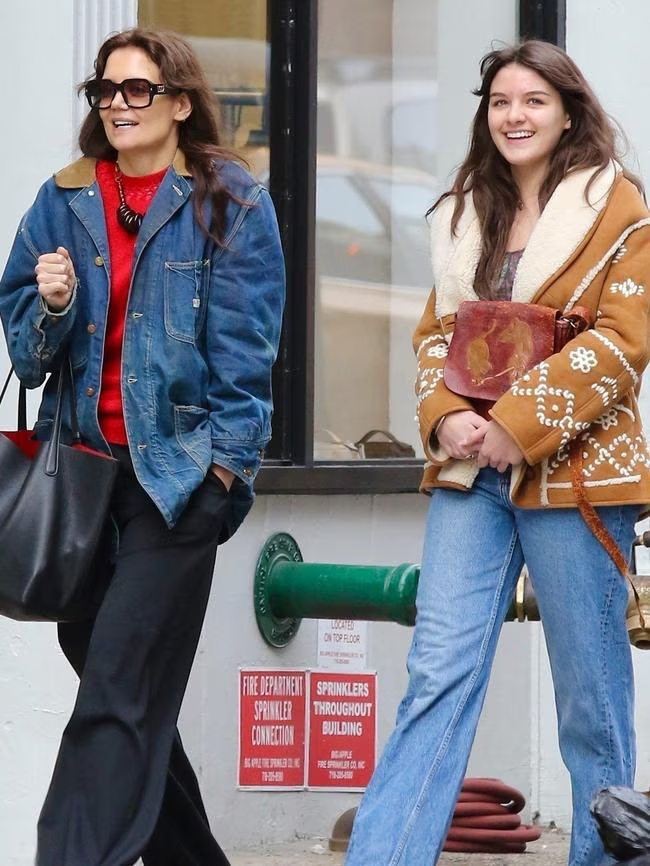 Nhan sắc Suri Cruise tuổi 19 gây hoang mang- Ảnh 3.