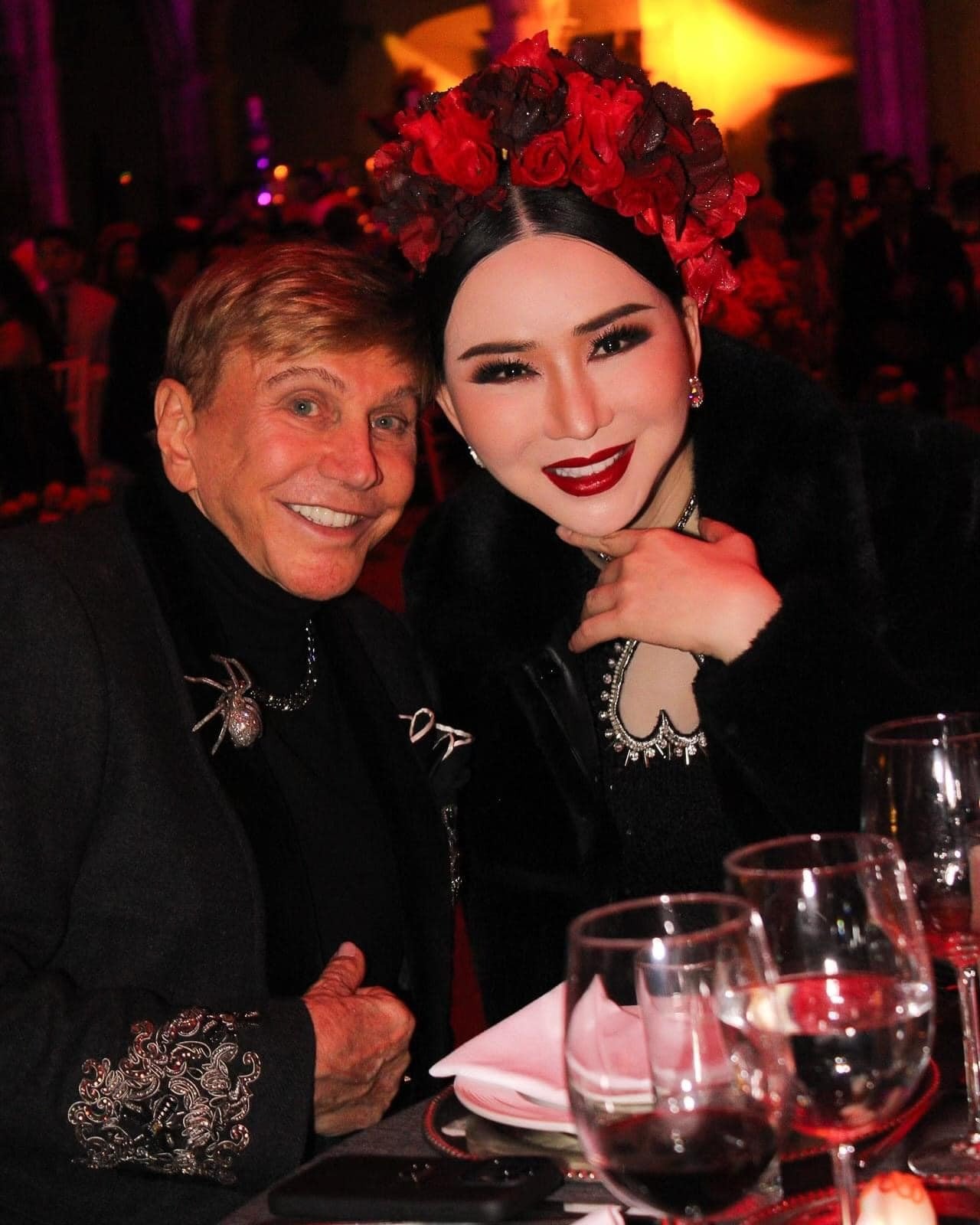 Ông Osmel Sousa và bà Anne Jakkaphong Jakrajutatip.