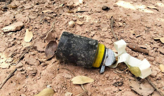 Vỏ đạn con trong đầu đạn chùm M-46, được cho là do quân đội Thái Lan bắn vào lãnh thổ Campuchia ngày 23/12. Ảnh: Khmer Times