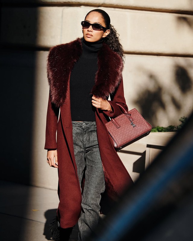 Đẳng cấp, xa hoa từ những bản phối ngày đông với áo khoác lông mềm mịn- Ảnh 3. Đẳng cấp, xa hoa từ những bản phối ngày đông với áo khoác lông mềm mịn- Ảnh 3.