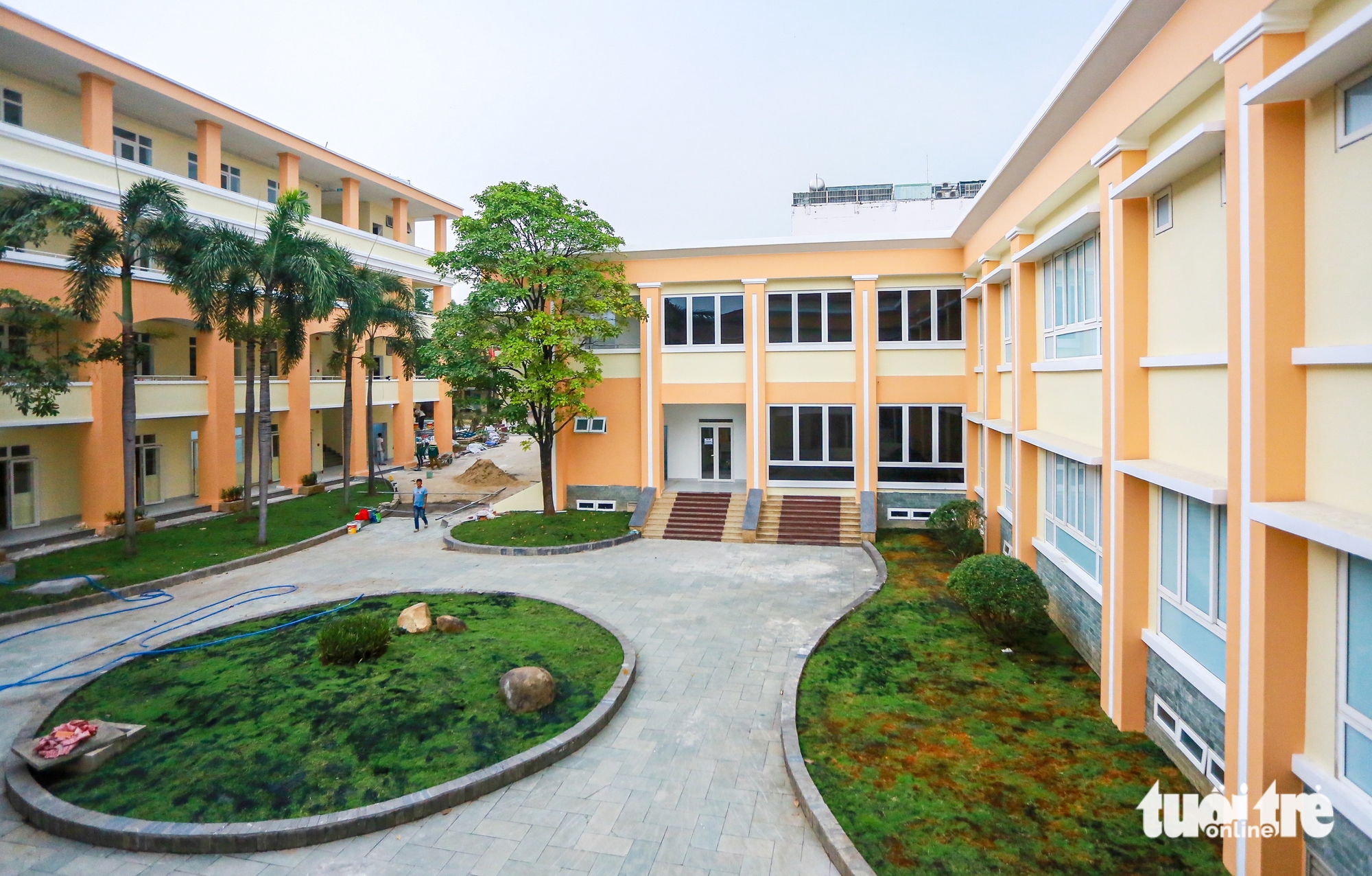 Bên trong Trung tâm Phục vụ hành chính công TP.HCM trước ngày chính thức tiếp nhận hồ sơ - Ảnh 3.