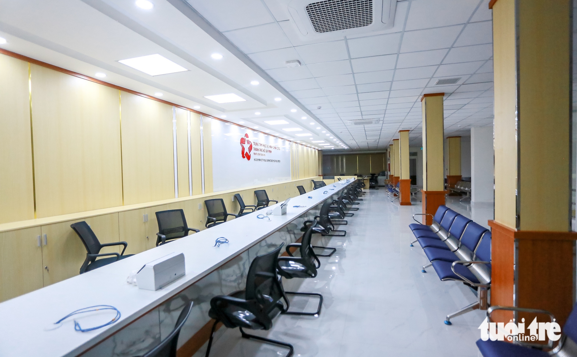 Bên trong Trung tâm Phục vụ hành chính công TP.HCM trước ngày chính thức tiếp nhận hồ sơ - Ảnh 16.