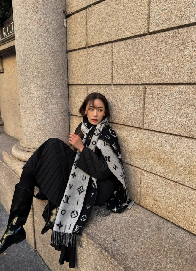 Khăn choàng cổ đơn giản nhưng đủ sức nâng tầm phong cách- Ảnh 5.