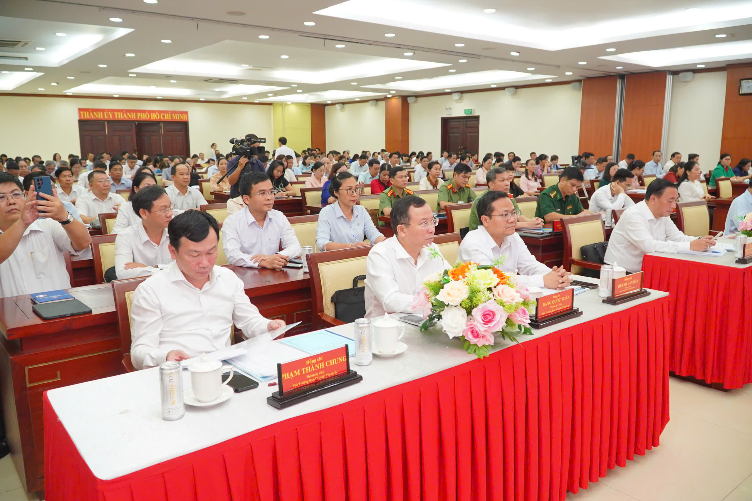 Làm công tác cán bộ khó lắm 8 Bí thư Thành ủy TPHCM: