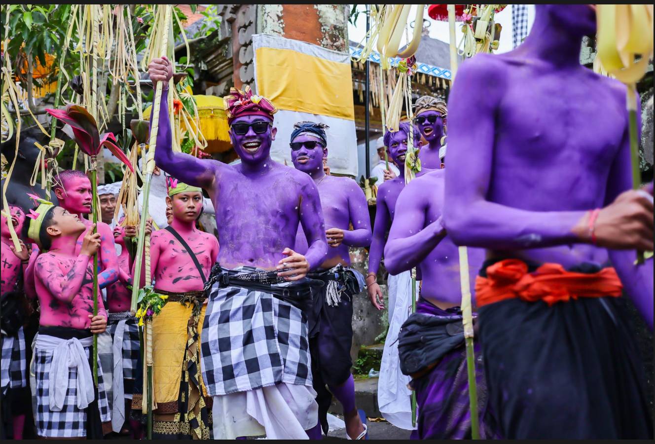 Không khí Giáng sinh trên toàn thế giới: Hoàng gia Anh là tâm điểm chú ý khi 3 nhóc tì xuất hiện cùng cha mẹ- Ảnh 23.