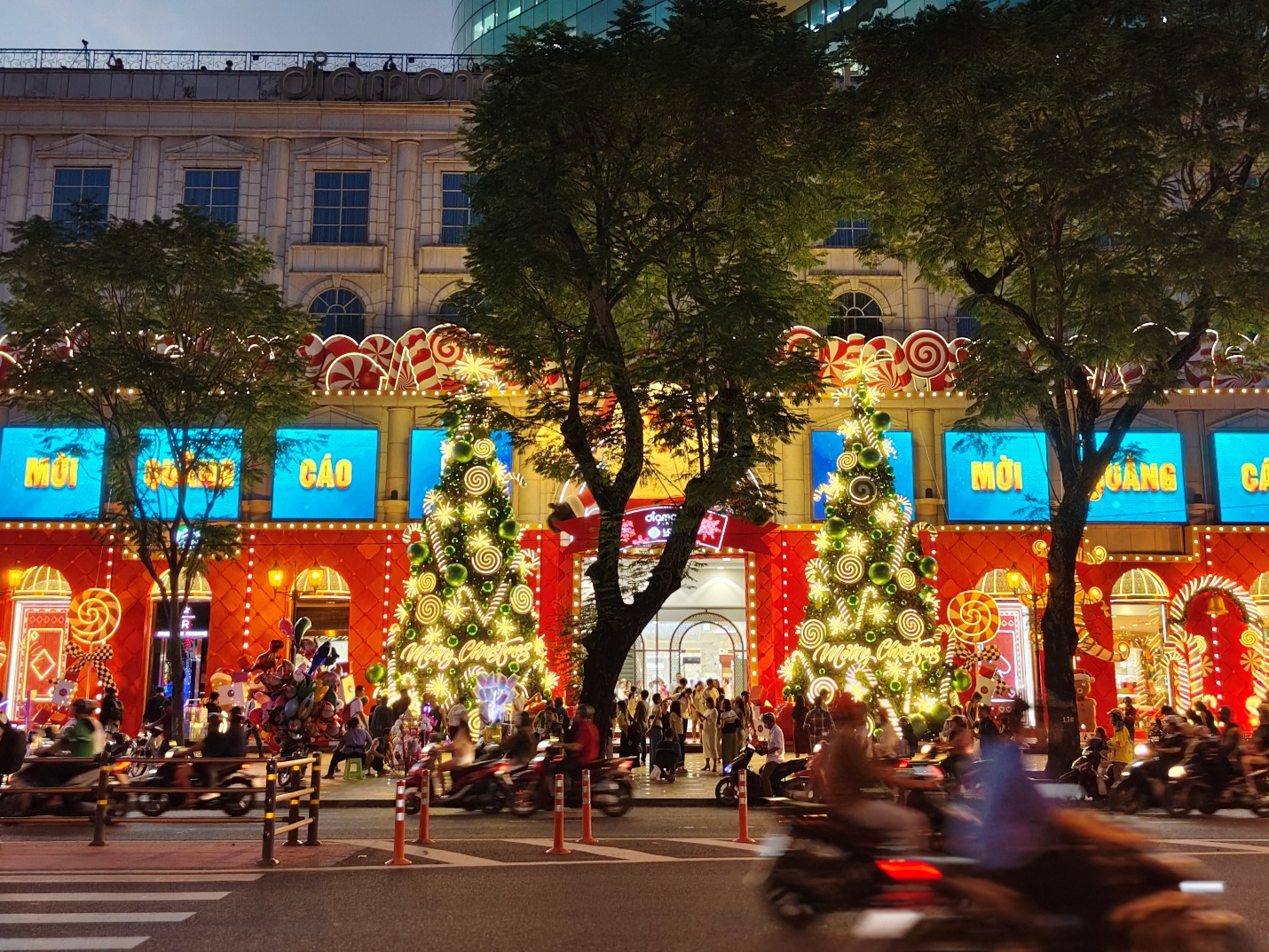 vivo V60 Lite: Ghi trọn không khí Giáng sinh qua từng khung hình- Ảnh 2.