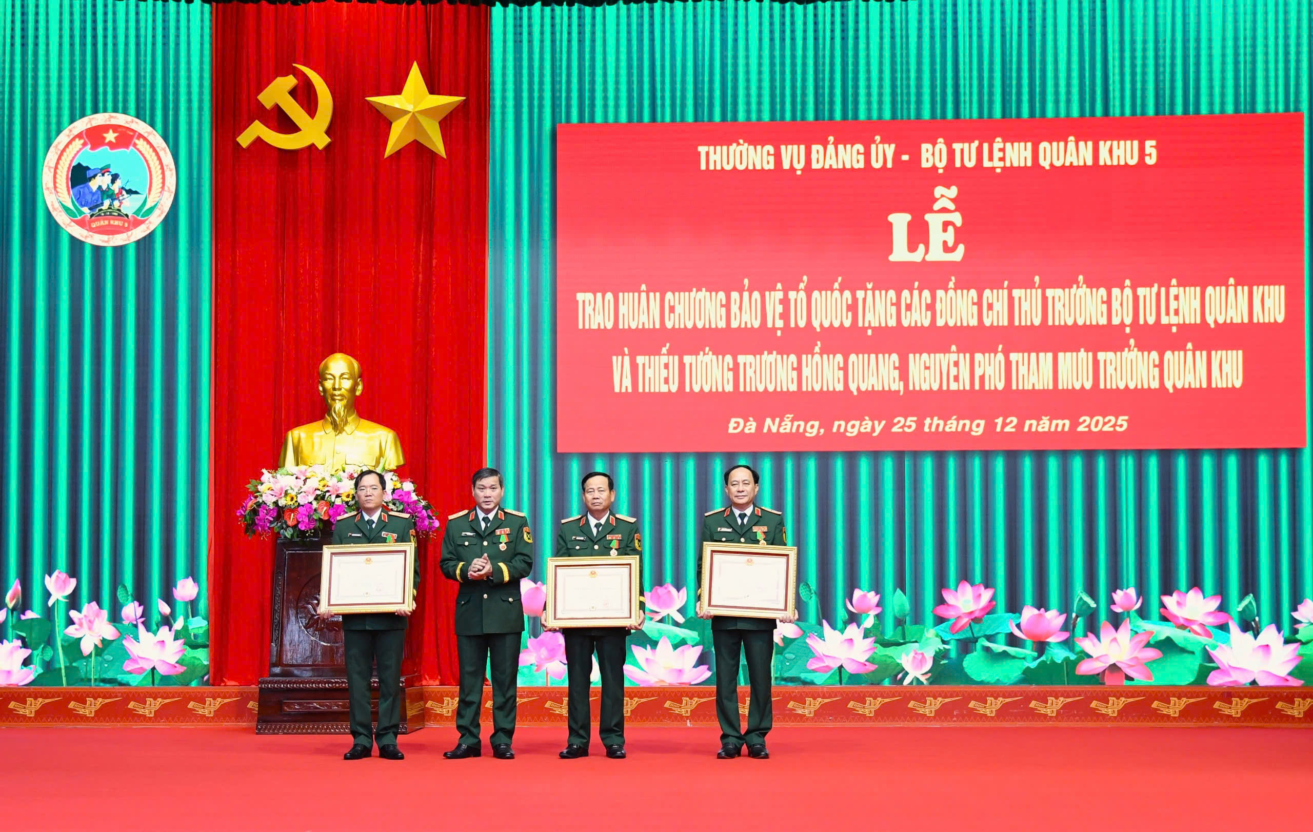 Bộ Tư lệnh Quân khu 5: Gần 1.000 nhà vùng lũ đang được bộ đội làm, sẽ xong trước Tết - Ảnh 3.