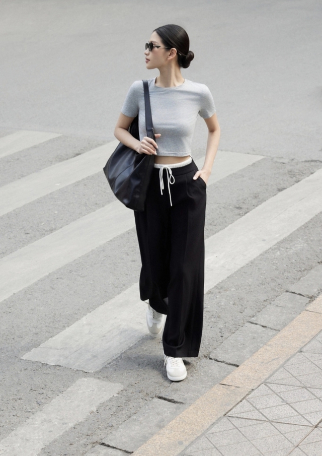 Những bản phối với áo crop top 'bất bại'- Ảnh 4. Những bản phối với áo crop top 'bất bại'- Ảnh 4.
