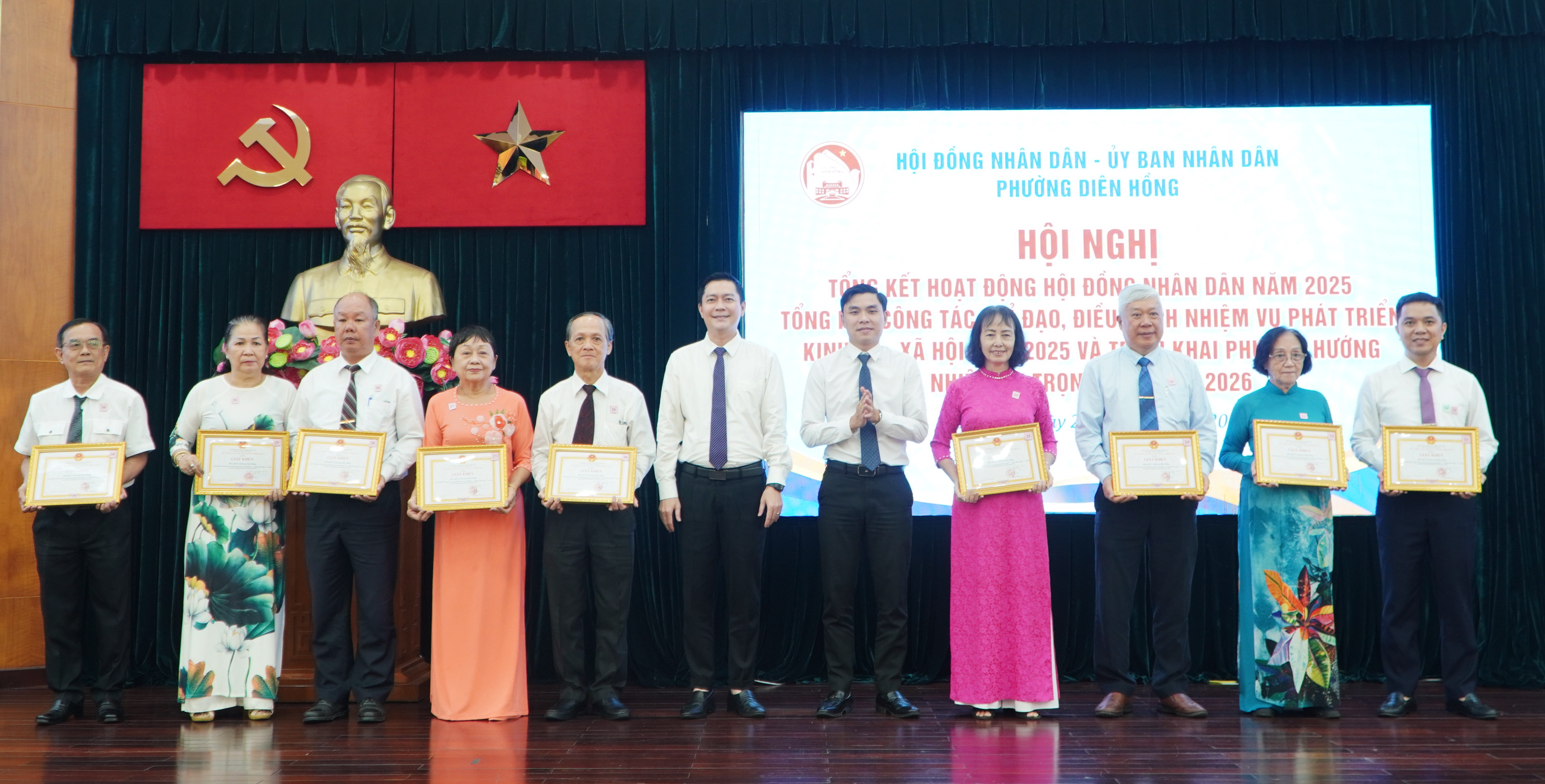 TPHCM: phường Diên Hồng thu ngân sách vượt chỉ tiêu; 99,96% hồ sơ được giải quyết trước hạn - Ảnh 2.