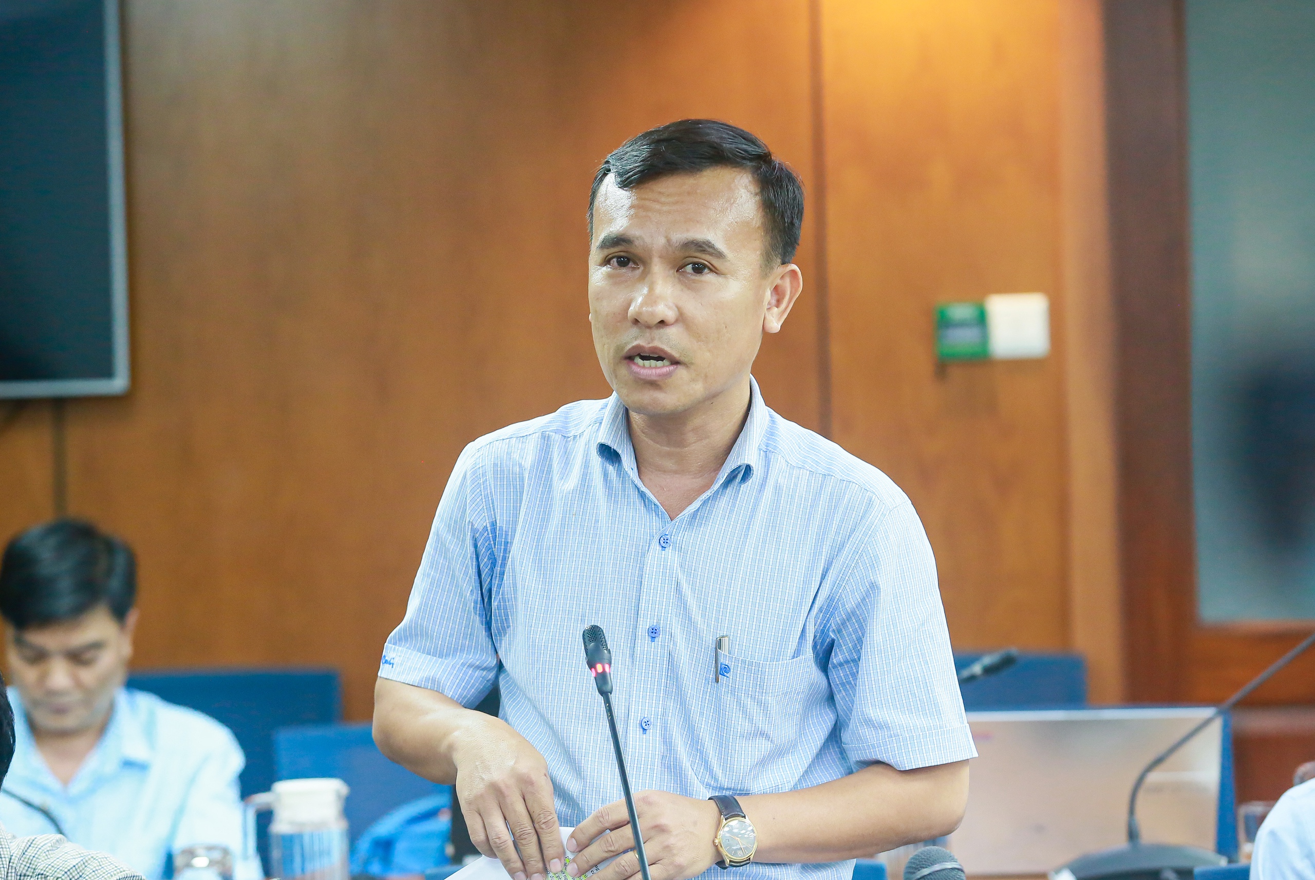 TP.HCM làm ‘làn sóng xanh’, gọt dải phân cách để giảm kẹt xe đường Cộng Hòa - Trường Chinh - Ảnh 2.