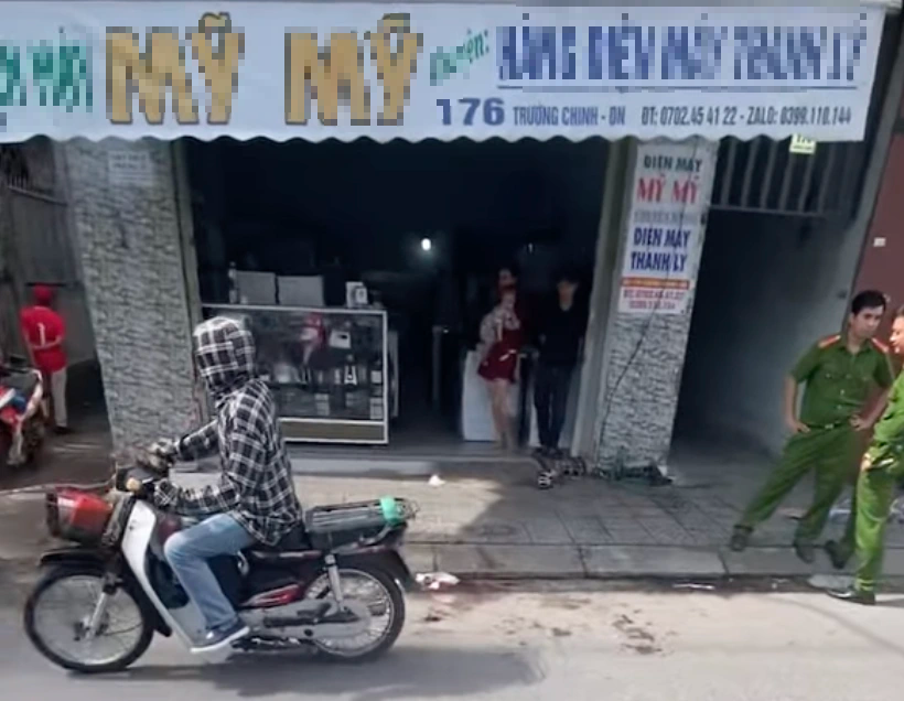 Đà Nẵng: Mâu thuẫn trên đường về quê, một phụ nữ bị đâm gục- Ảnh 3.