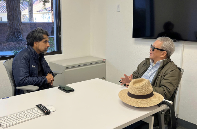 Ông Kiên làm việc cùng Sal Khan, Nhà sáng lập Khan Academy, tại Mỹ, tháng 12/2025. Ảnh: Nhân vật cung cấp