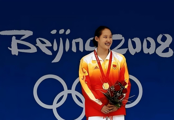 Liu Zige ăn mừng với HC vàng 200m bướm nữ tại Olympic Bắc Kinh 2008 tại Trung tâm Thể thao dưới nước Quốc gia ngày 14/8/2008. Ảnh: Sina