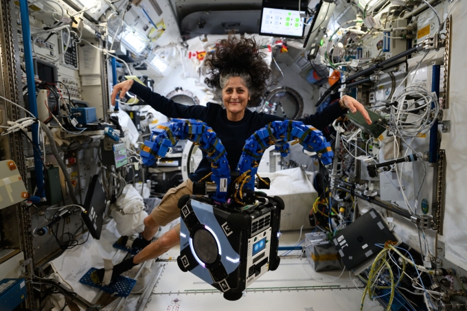 Nữ phi hành gia NASA Suni Williams trên Trạm Vũ trụ Quốc tế (ISS). Ảnh: NASA