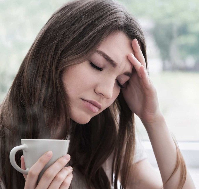 Miệng đắng nhẹ, khô họng khi thức dậy là biểu hiện cơ thể chưa đạt trạng thái nghỉ ngơi lý tưởng.