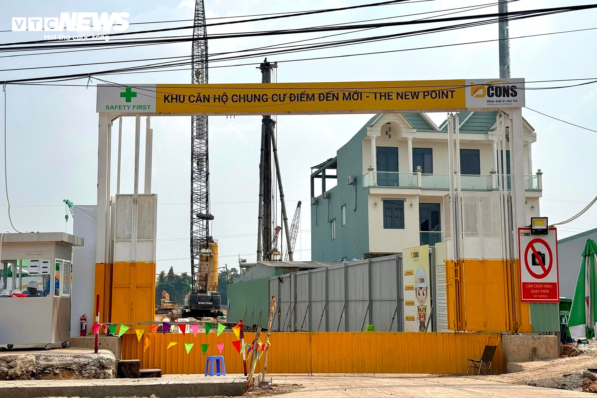 Chung cư 'mọc' dày đặc, người trẻ TP.HCM vẫn xa giấc mơ an cư- Ảnh 3.