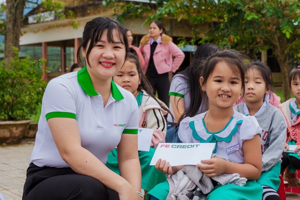 FE Credit mang đến giải pháp hỗ trợ người dân vùng lũ phục hồi sinh kế - 3