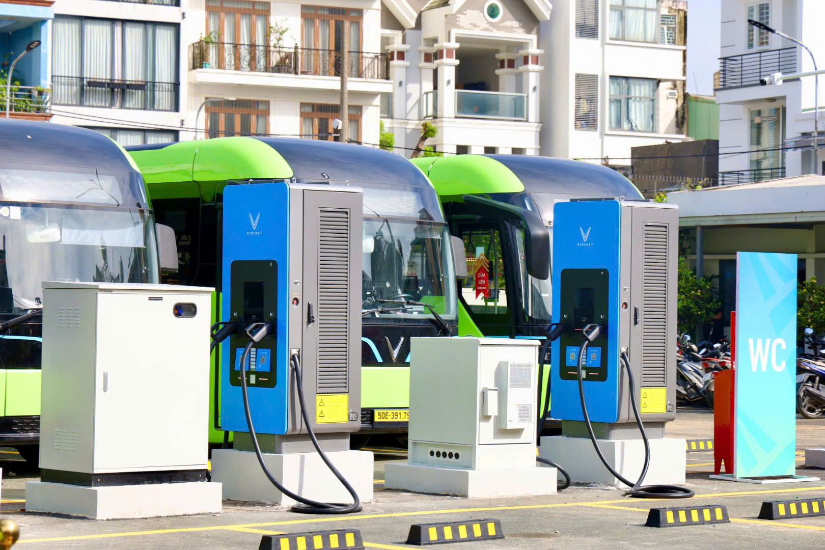 58 xe buýt điện mới xuất hiện trên đường phố TPHCM 9 58 xe buýt điện mới xuất hiện trên đường phố TP HCM - Ảnh 9.