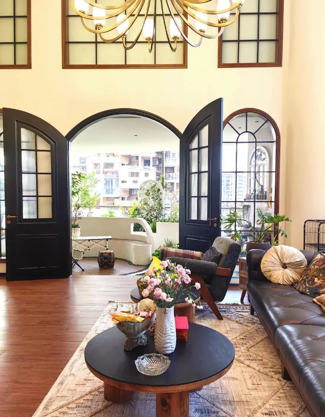 Nữ nghệ sĩ 40 tuổi không kết hôn, bỏ 12 tỷ xây 