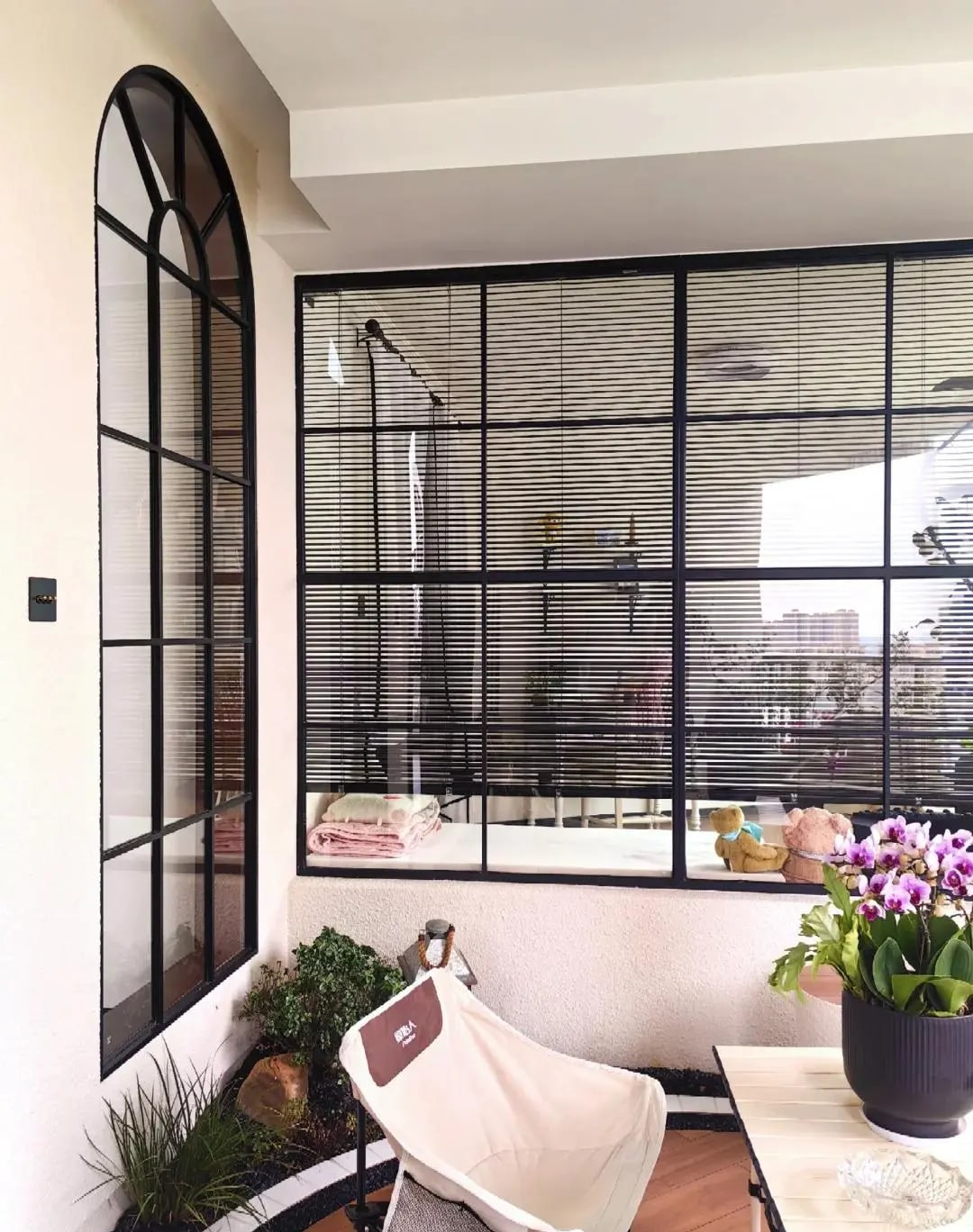 Nữ nghệ sĩ 40 tuổi không kết hôn, bỏ 12 tỷ xây 