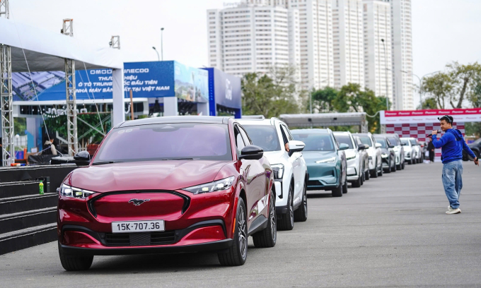 Dàn xe của các hãng đến trưng bày và phục vụ lái thử tại Vietnam Mobility Show 2025. Ảnh: Thành Nhạn