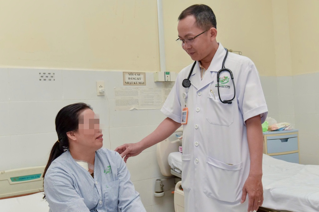 Ống thông truyền hóa chất bị đứt, trôi vào tim khiến người phụ nữ nguy kịch - 3