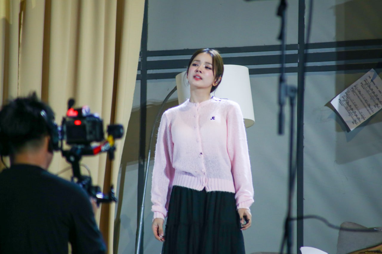 Màn trình diễn gây sốc của nữ DJ đẹp nhất Vbiz, visual như tiên nga giáng trần càng nhìn càng mê- Ảnh 2.