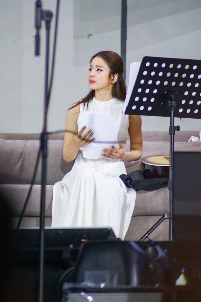 Màn trình diễn gây sốc của nữ DJ đẹp nhất Vbiz, visual như tiên nga giáng trần càng nhìn càng mê- Ảnh 6.