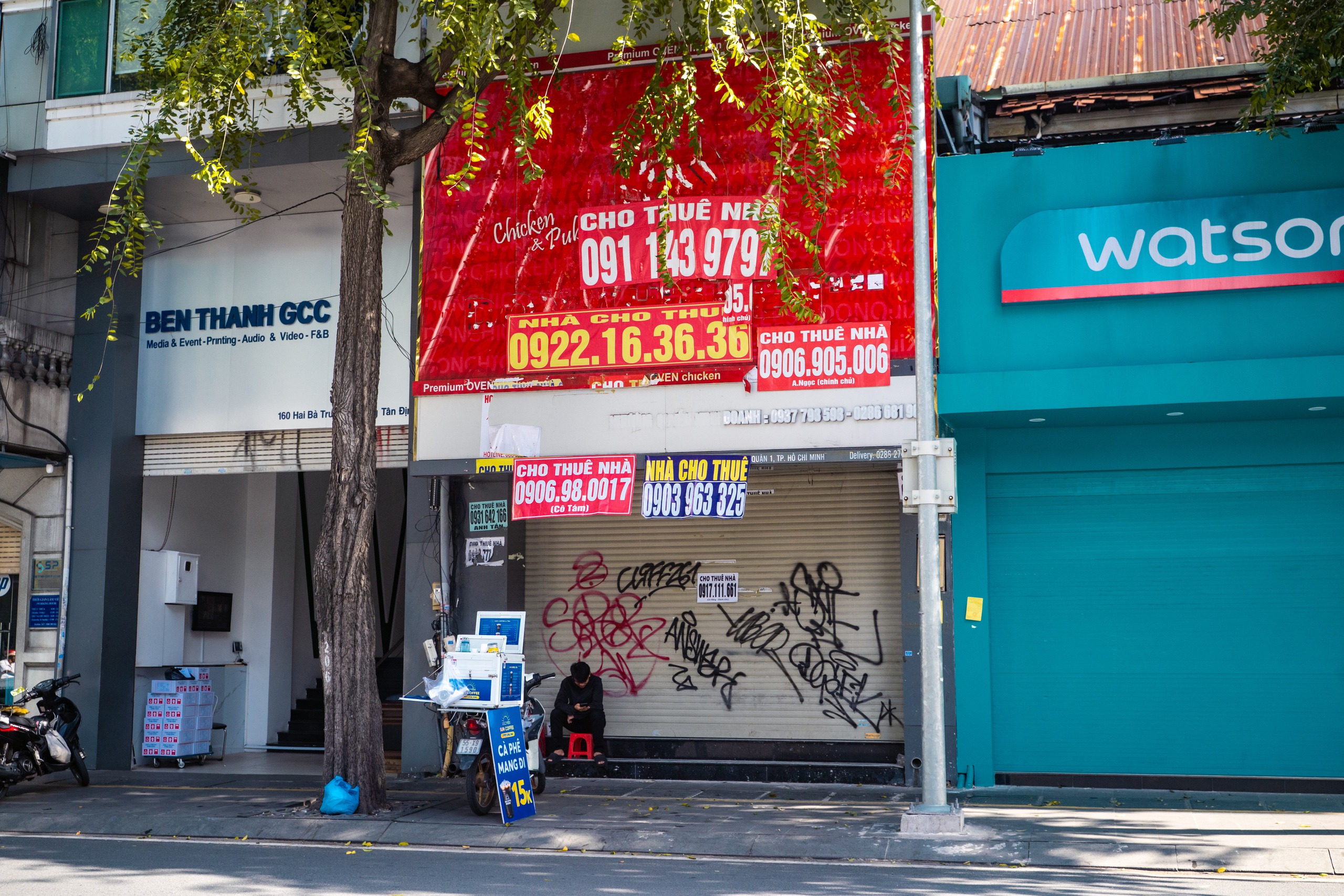 Mặt bằng kinh doanh ngàn đô tại TPHCM ế ẩm cuối năm - Ảnh 3.