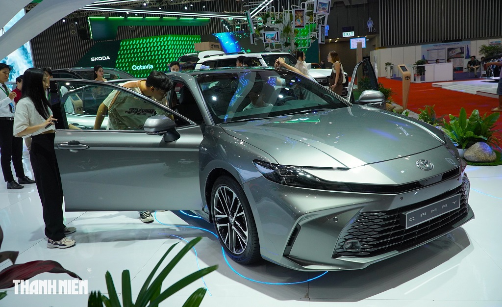 Sedan hạng D: Doanh số Toyota Camry và KIA K5 tăng nhờ giảm giá cả trăm triệu - Ảnh 2.