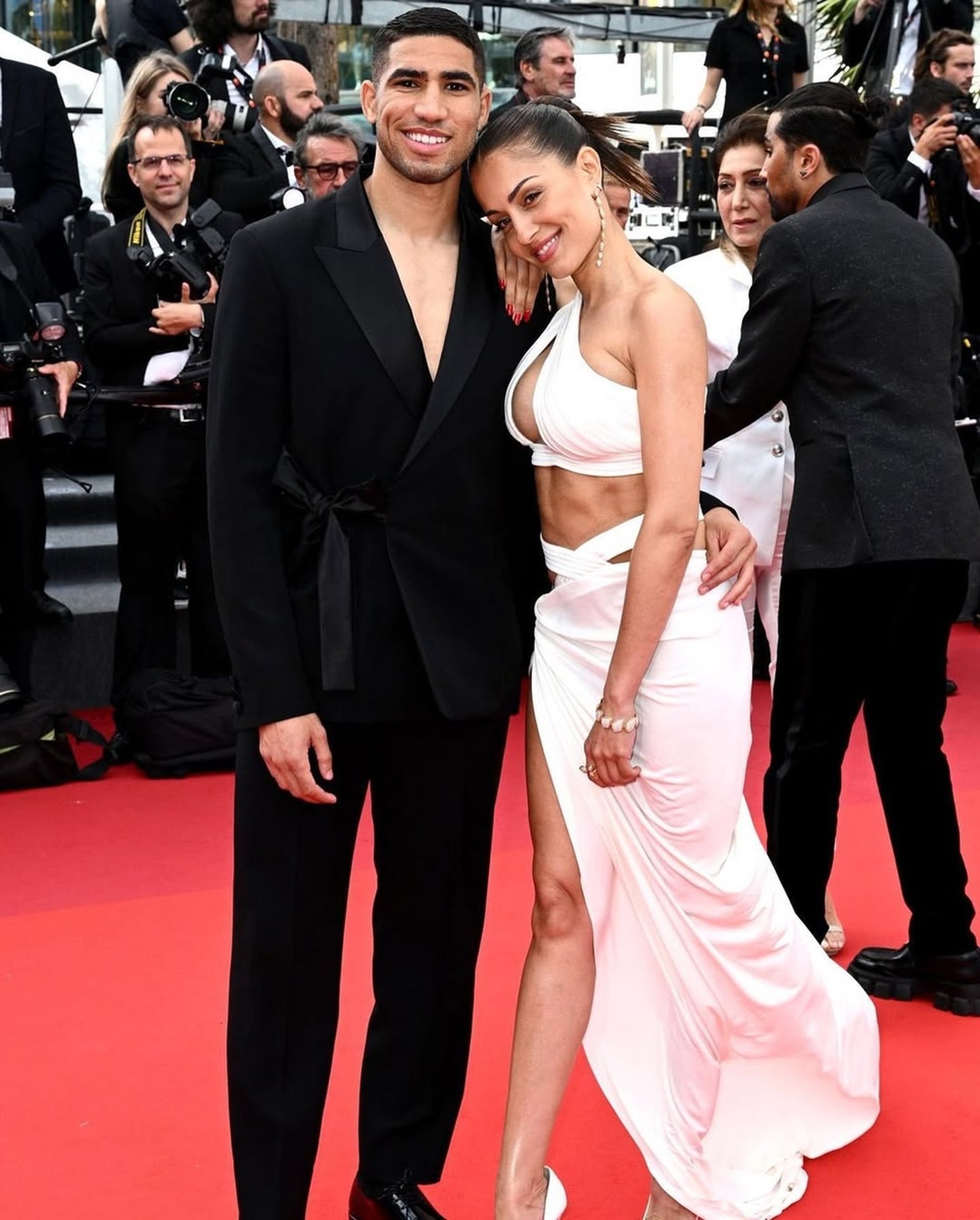 Mỹ nhân hơn 12 tuổi ngỏ ý tái hợp tuyển thủ Hakimi sau 2 năm ly hôn - 2