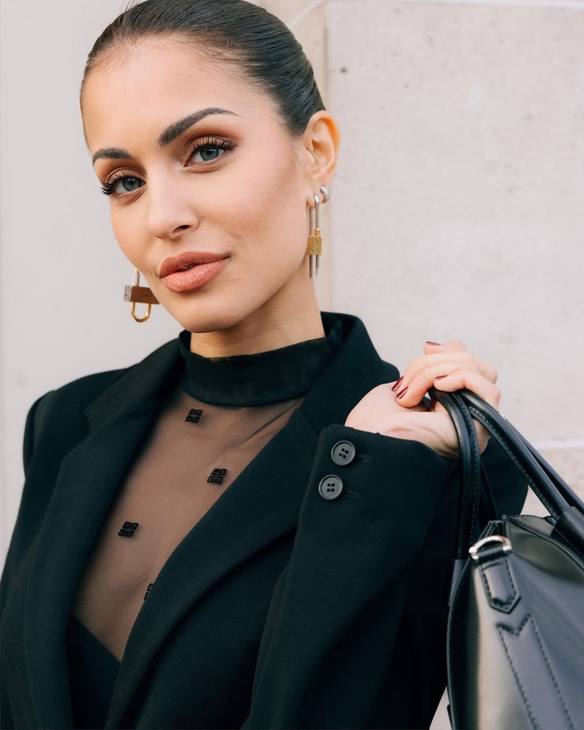 Mỹ nhân hơn 12 tuổi ngỏ ý tái hợp tuyển thủ Hakimi sau 2 năm ly hôn - 3