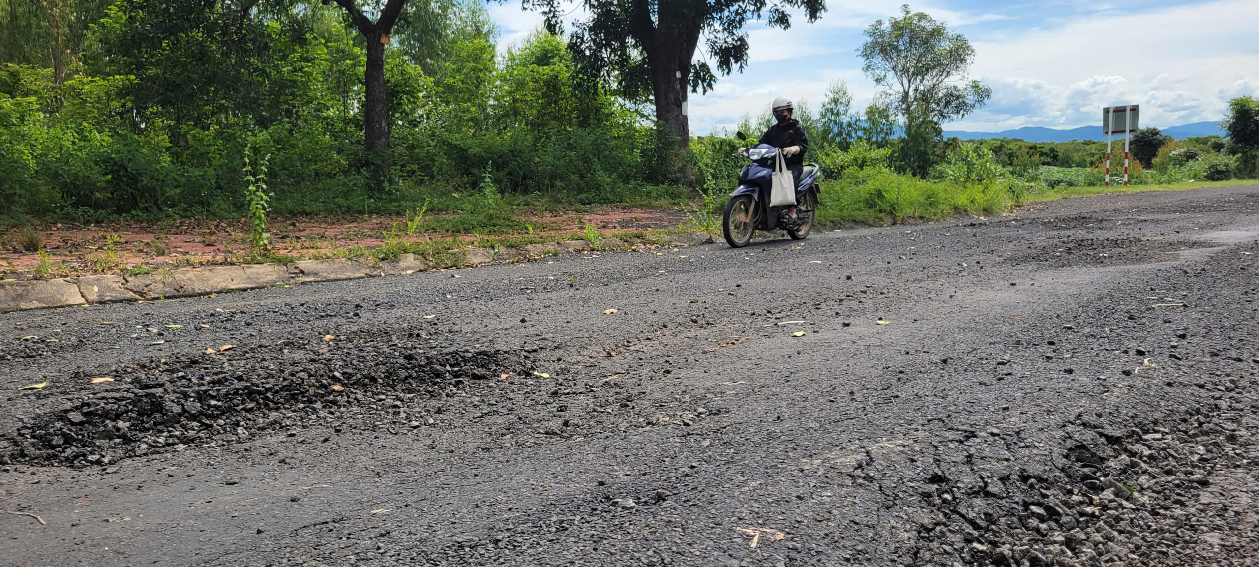 Rút ruột công trình ở Ia Pa: Cần xử lý trách nhiệm các đơn vị liên quan - Ảnh 2.