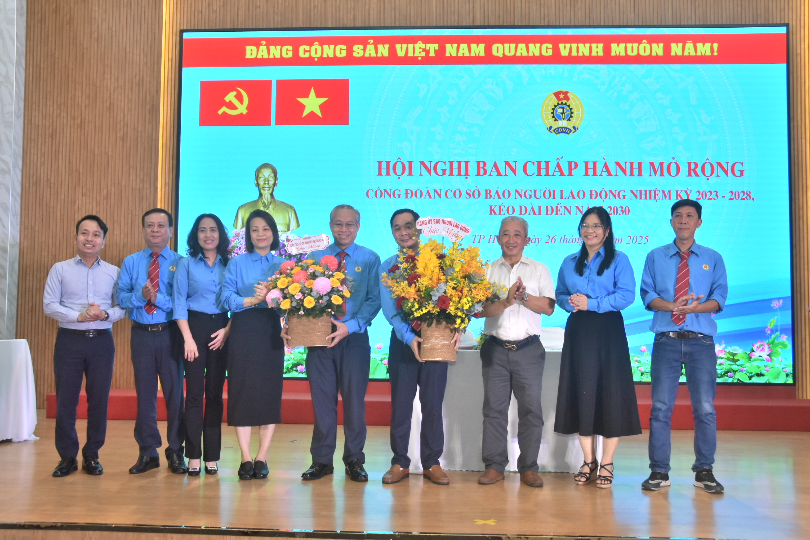 Hoạt động Công đoàn luôn gắn với trau dồi chuyên môn - Ảnh 6.