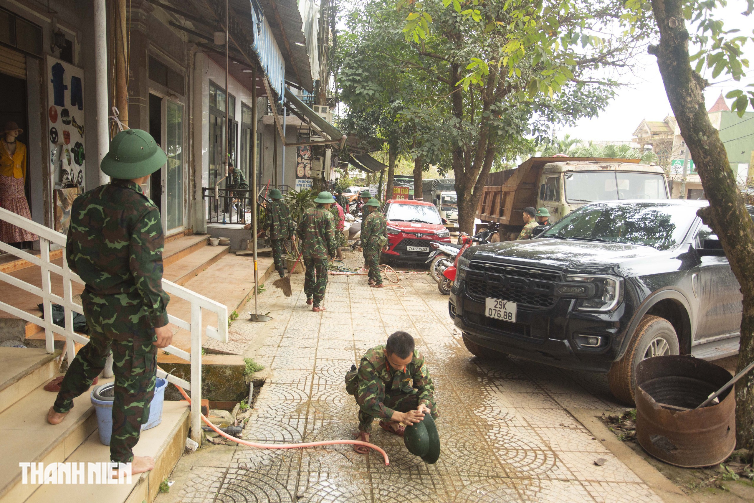 Thi công thần tốc, người dân vùng sạt lở Khe Sanh đã được về nhà - Ảnh 3.