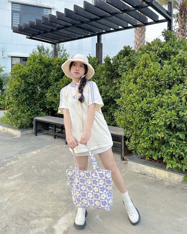 Sức hút từ sự mộc mạc của những chiếc túi tote hiện đại - Ảnh 6.