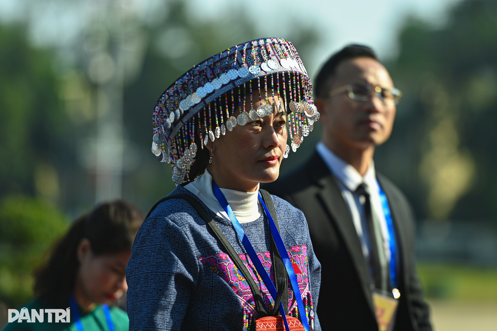 Hơn 2.000 đại biểu Thi đua yêu nước toàn quốc lần thứ XI vào Lăng viếng Bác - 14