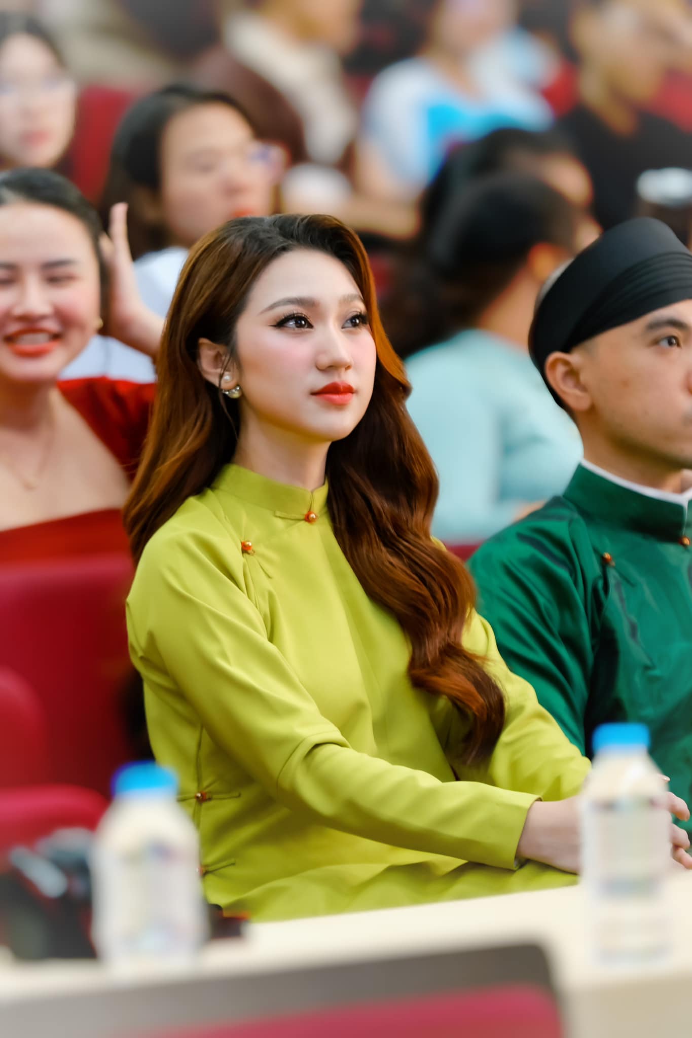 Nữ ca sĩ hủy hôn trước ngày cưới 1 tuần, nhiều đại gia nghìn tỷ vây quanh: 34 tuổi mẹ vẫn chăm như em bé- Ảnh 2.